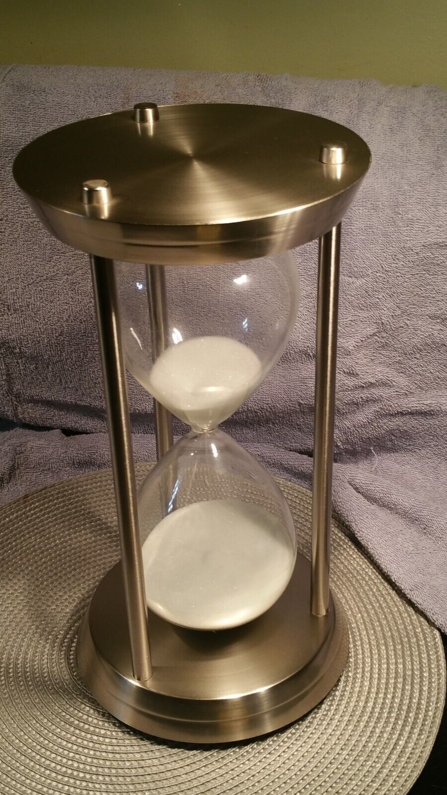  Stainless steel, glass and sand hour glass in excellent condition