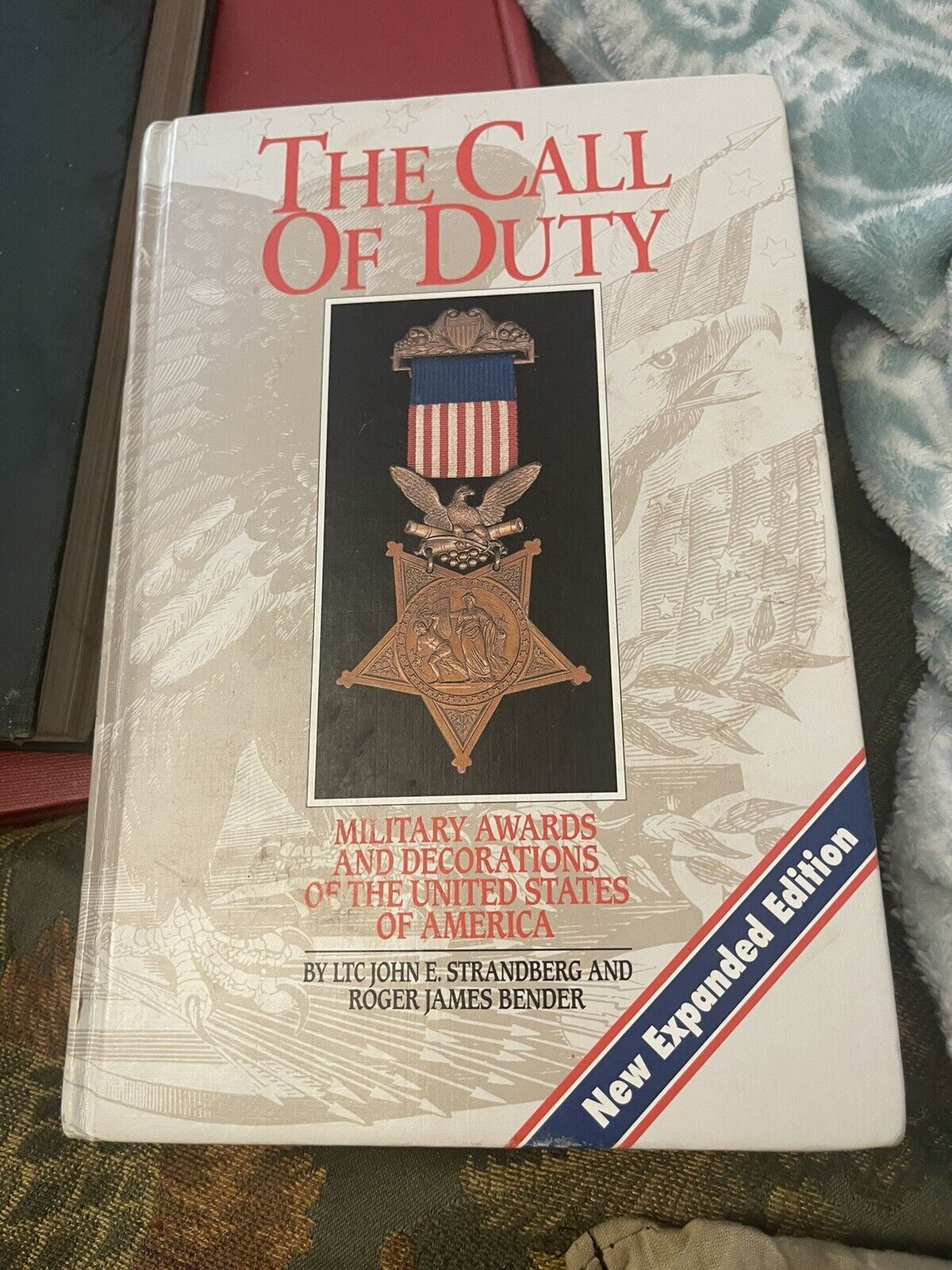 US The Call of Duty Military Awards and Decorations Reference Book Expanded Ed.
