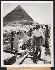 EGYPTIAN ARCHAEOLOGIST at King Cheops solar boat excavation PYRAMID 1954 Photo picture